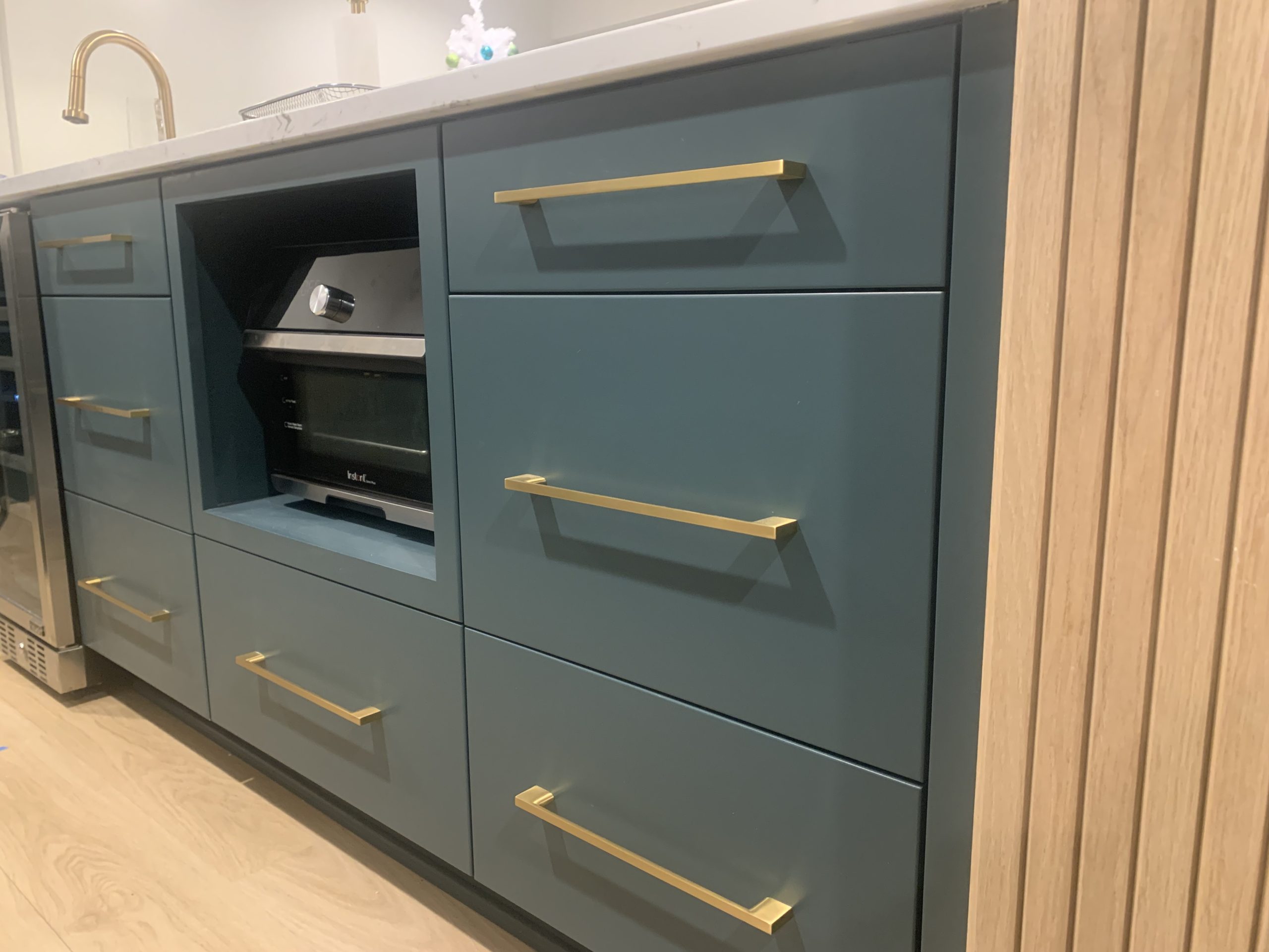 AllarBar-CabinetPaint-AvantGarde